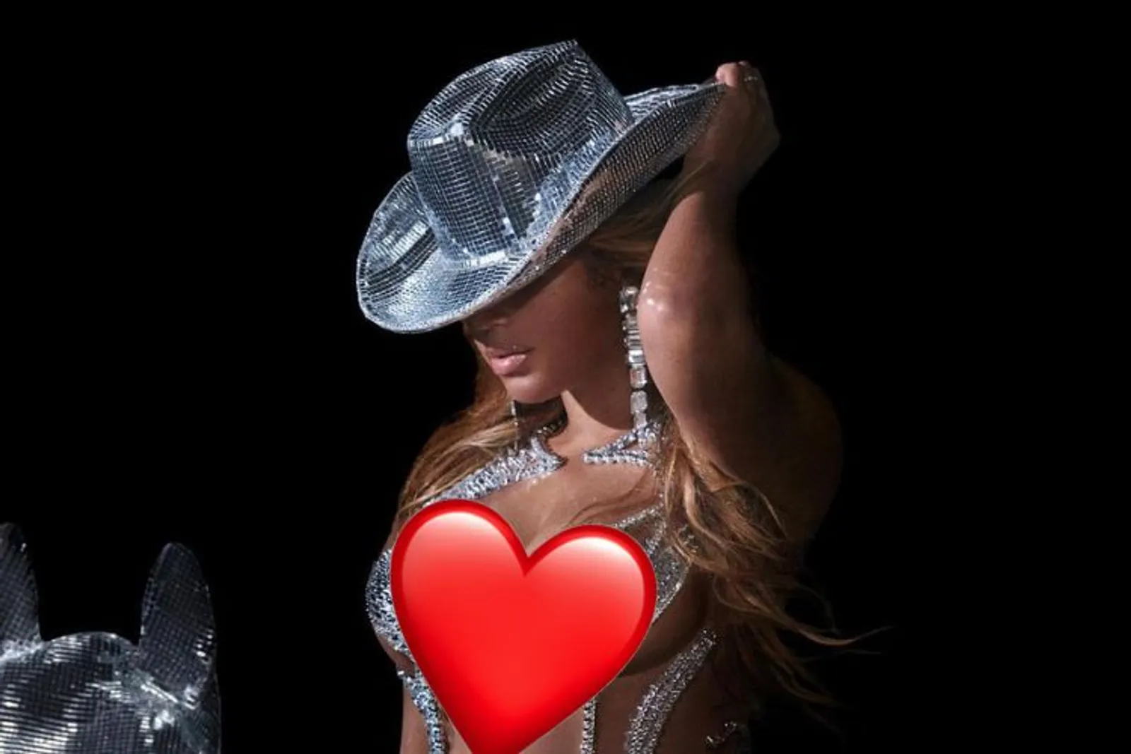 Umumkan World Tour, Beyoncé Tampil Terlalu Seksi Sambil Naik Kuda