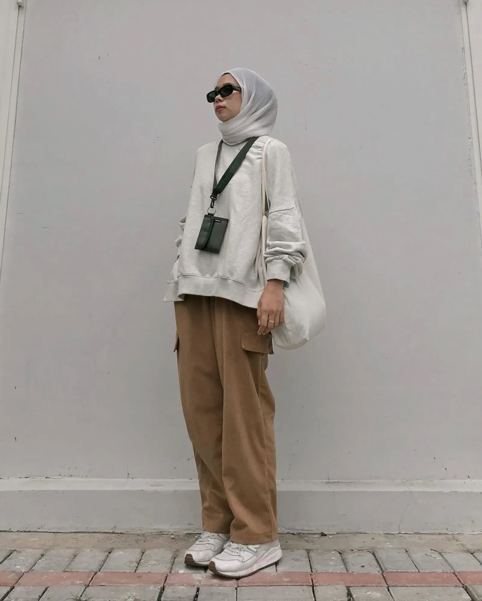 10 OOTD Crewneck Hijab yang Simple tapi Fashionable