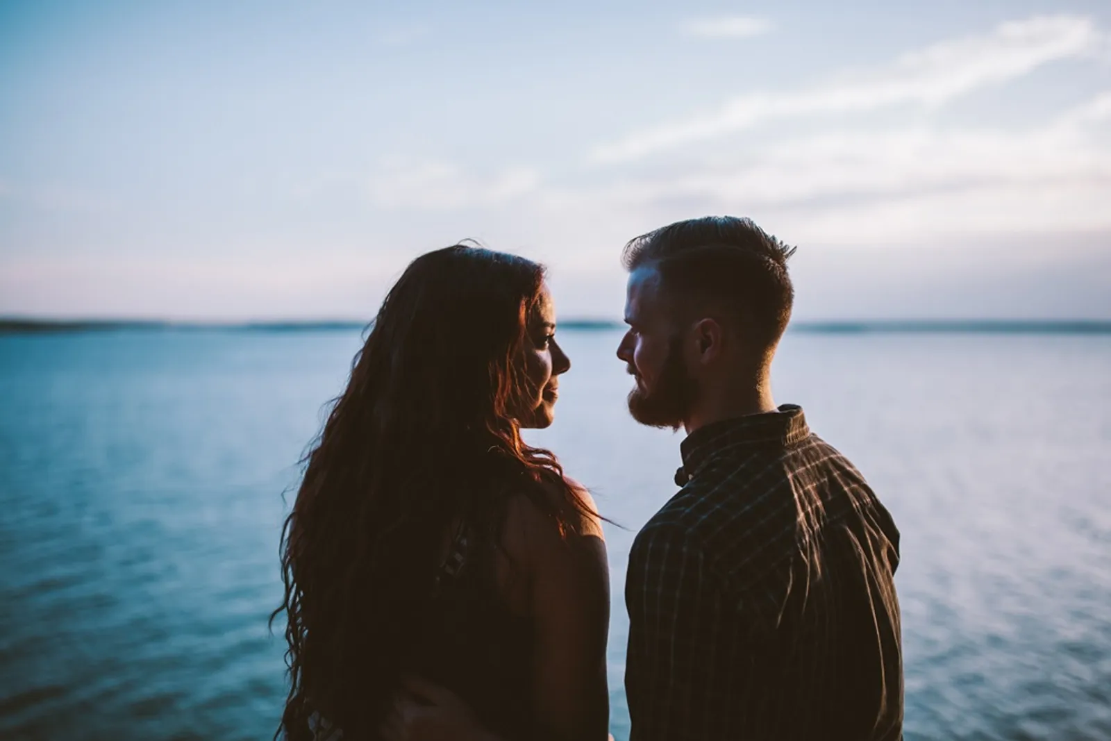 5 Alasan Mengapa Kamu Merasa Nggak Dicintai oleh Pasangan
