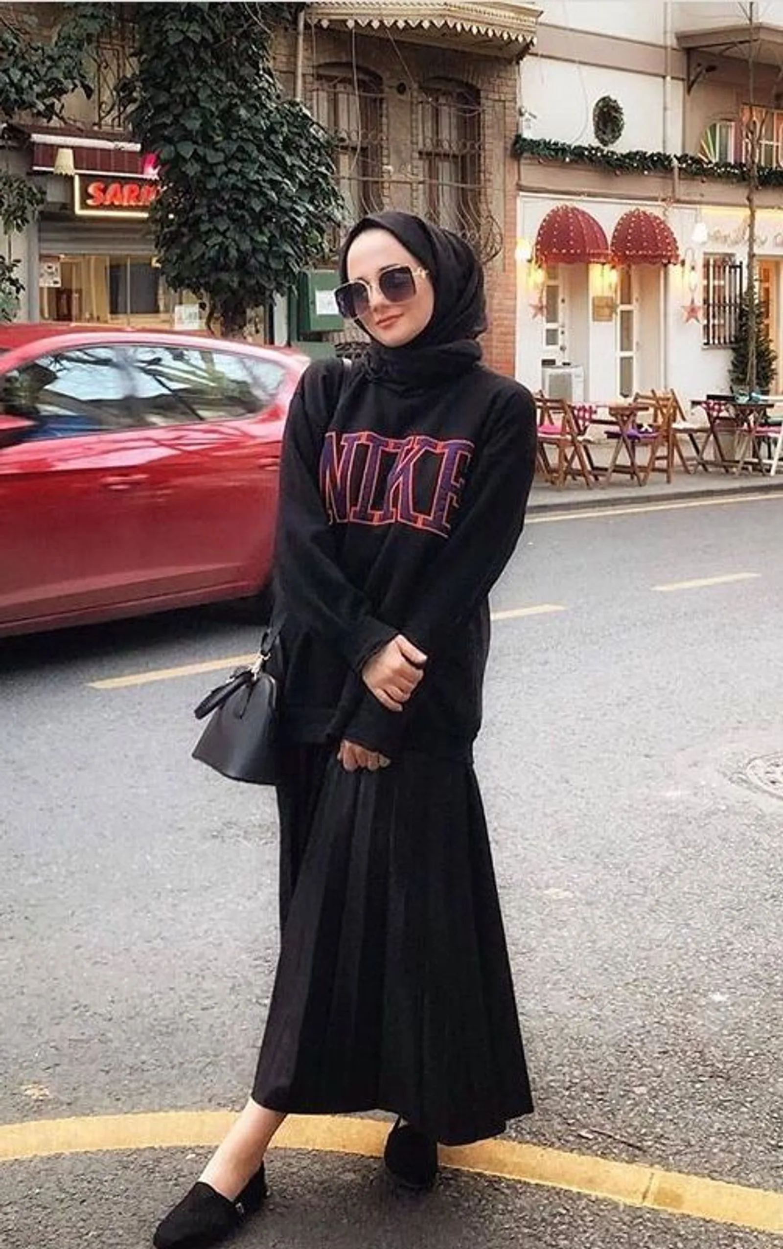 10 OOTD Crewneck Hijab yang Simple tapi Fashionable