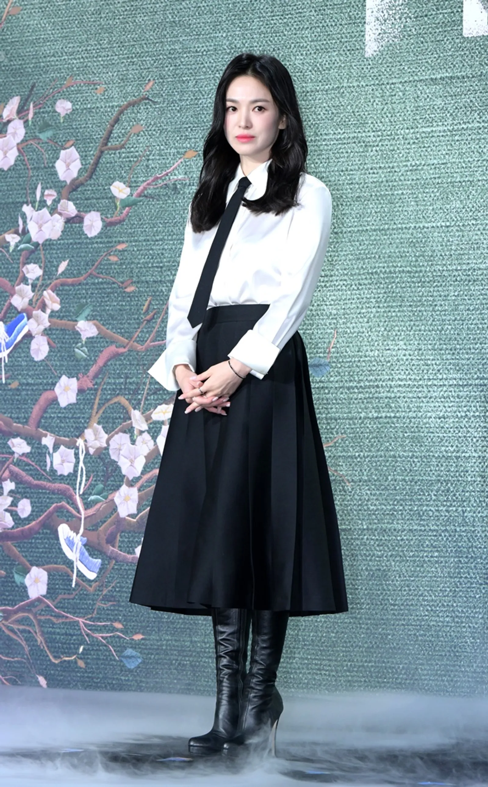 5 Penampilan Menawan Song Hye Kyo di Acara Spesial