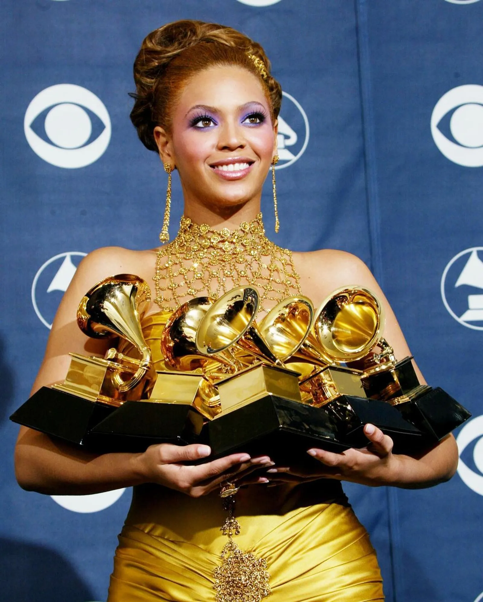 Dijuluki Ratu Grammy, Ini Gaya Beyoncé & Pialanya yang SPEKTA!