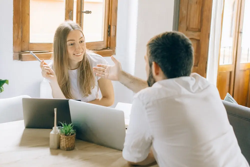 Apakah Pasangan Bahasa Cinta Quality Time dan Receiving Gifts Serasi?