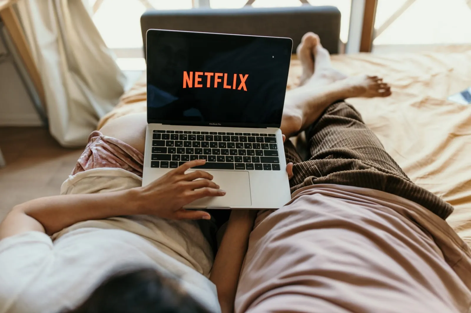Heboh Aturan Password Baru Netflix yang Hanya Bisa Serumah