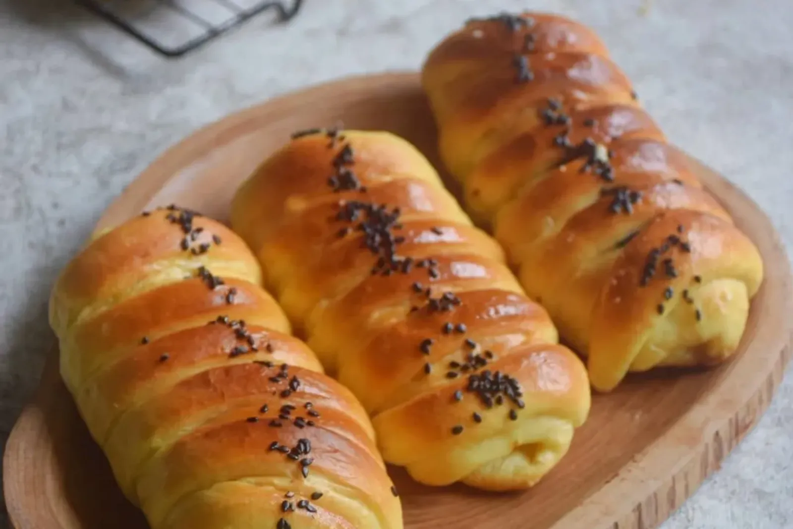 10 Cara Buat Roti Pisang yang Cocok Jadi Camilan di Rumah