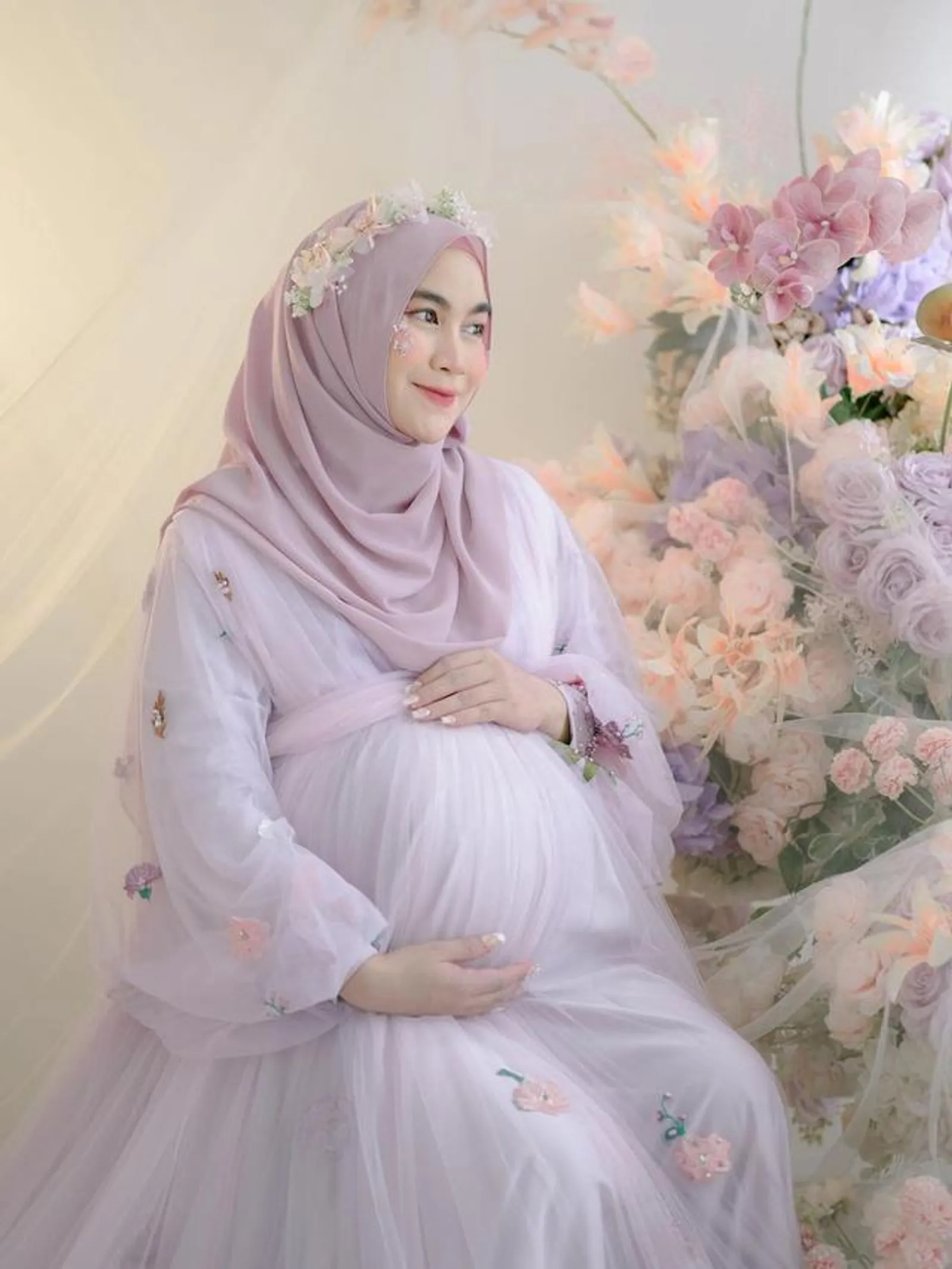 7 Konsep Maternity Photo Studio Hijab, Ide dari Para Selebriti