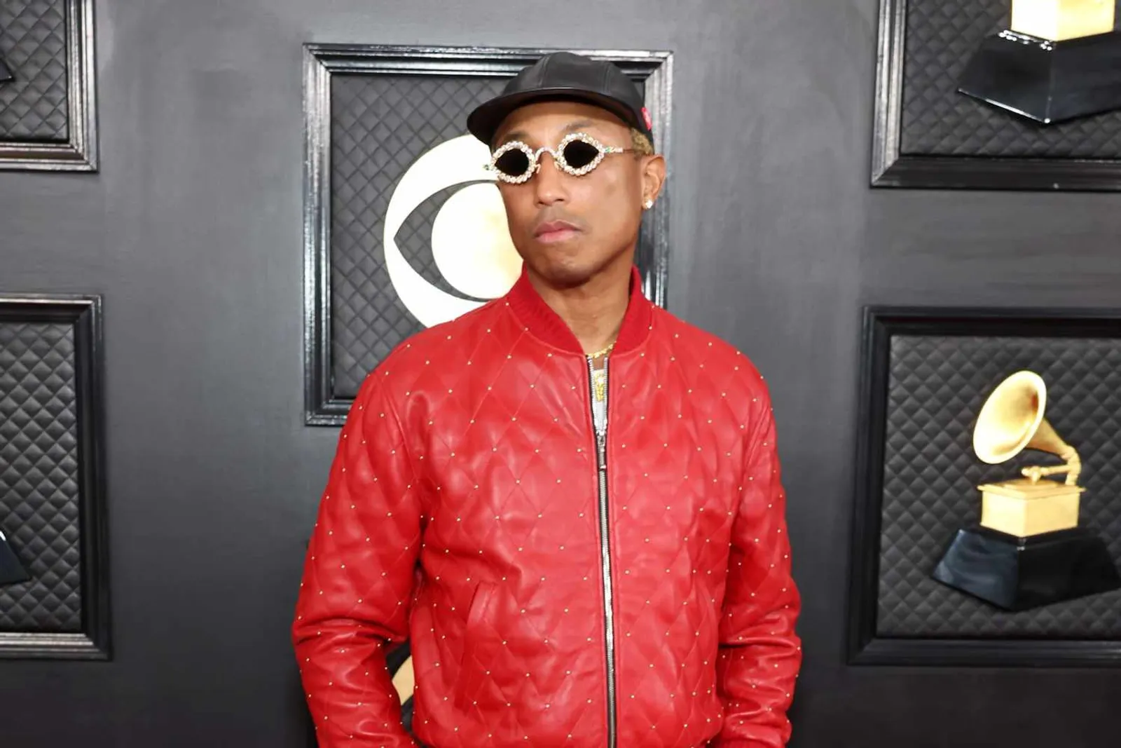 Pharrell Williams Kini Resmi Menjadi Creative Director Louis Vuitton