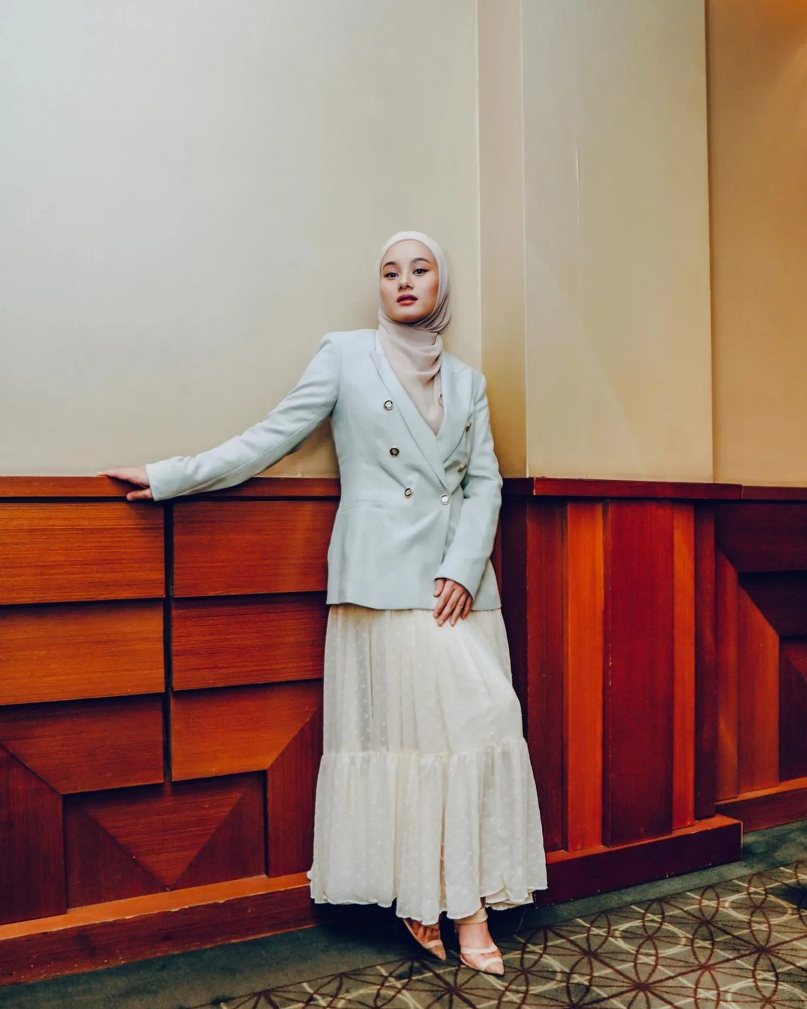 Referensi Outfit Hijab untuk Office Look a La Seleb Tanah Air
