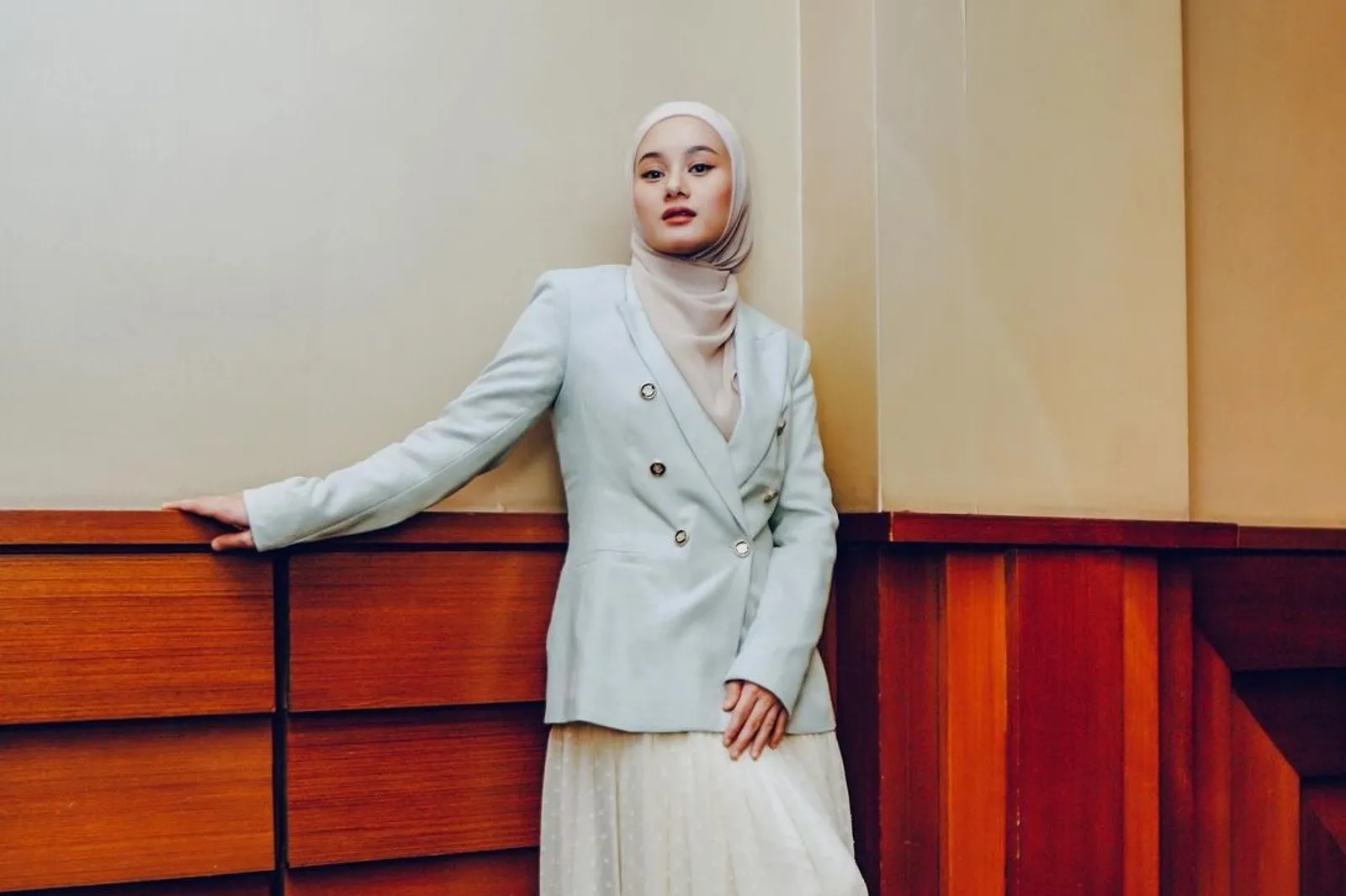 Referensi Outfit Hijab untuk Office Look a La Seleb Tanah Air
