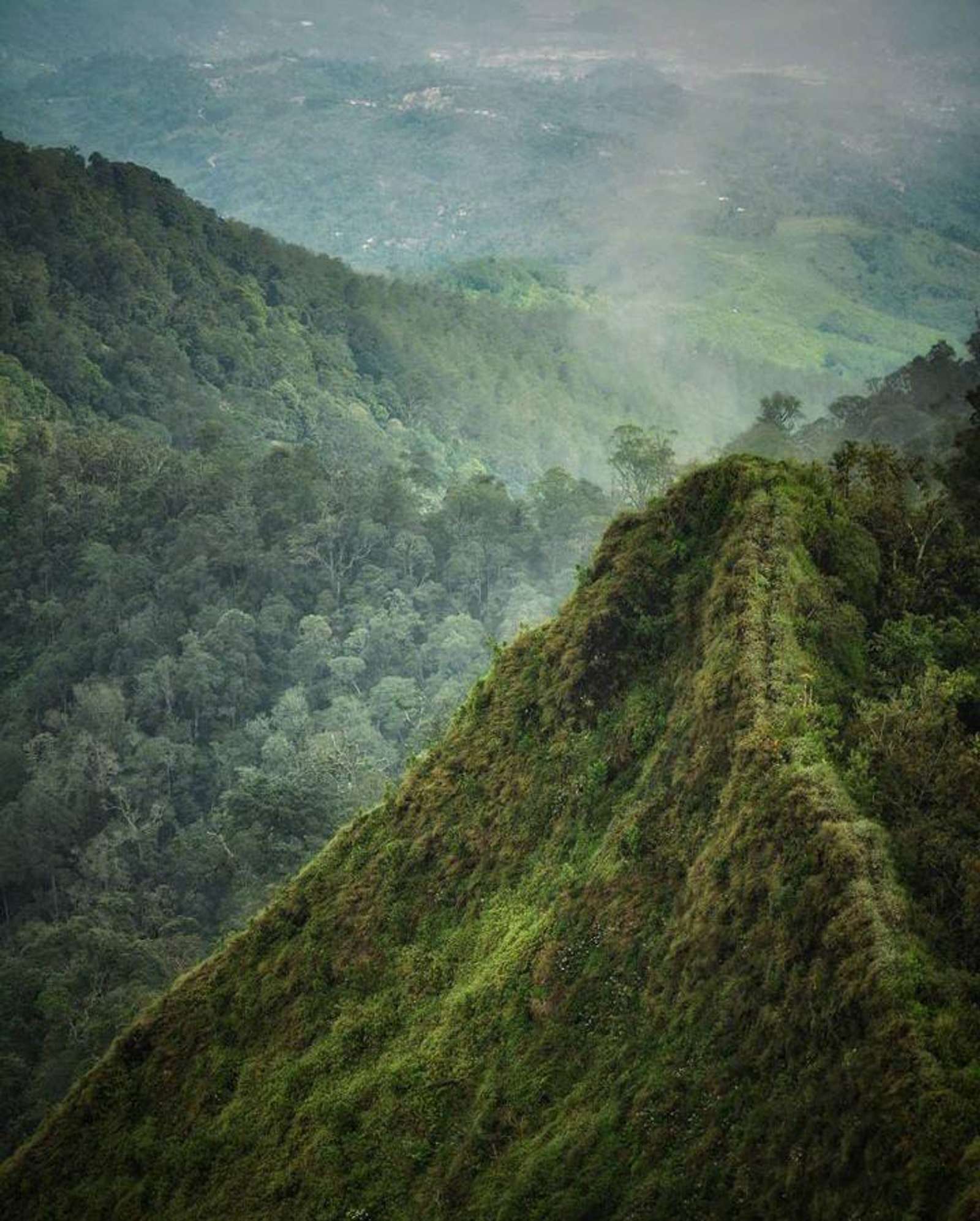 Jelajah Gunung Kerenceng: Rute, Tips, dan Harga Tiket