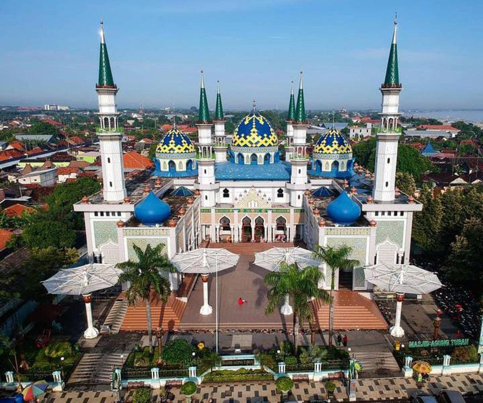 8 Masjid Megah di Indonesia yang Kerap Jadi Wisata Religi