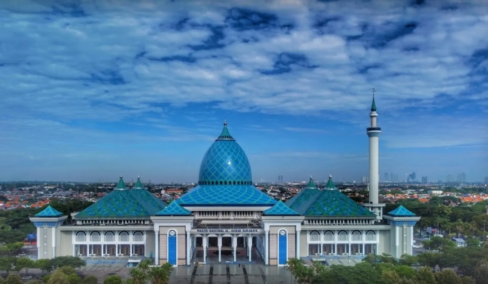 8 Masjid Megah di Indonesia yang Kerap Jadi Wisata Religi