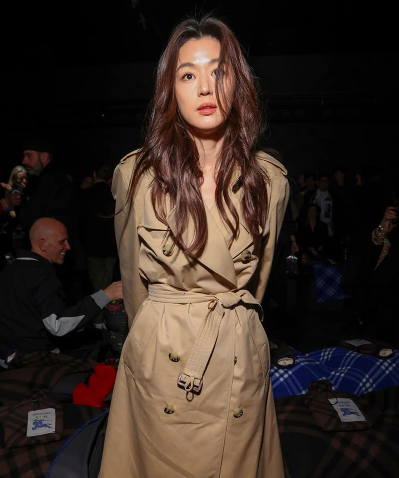 Para Publik Figur Asia Tampil Kece di Fashion Show Burberry A/W 2023