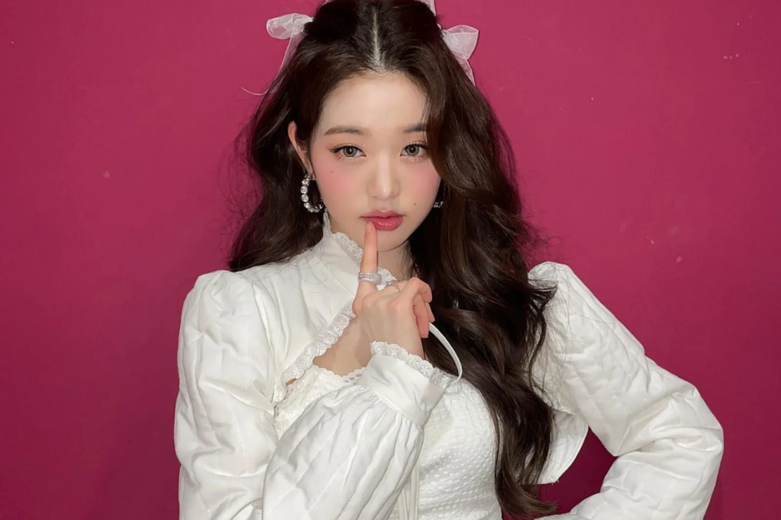 Tampil Playful dengan Gaya Rambut a la Jang Wonyoung 'IVE'