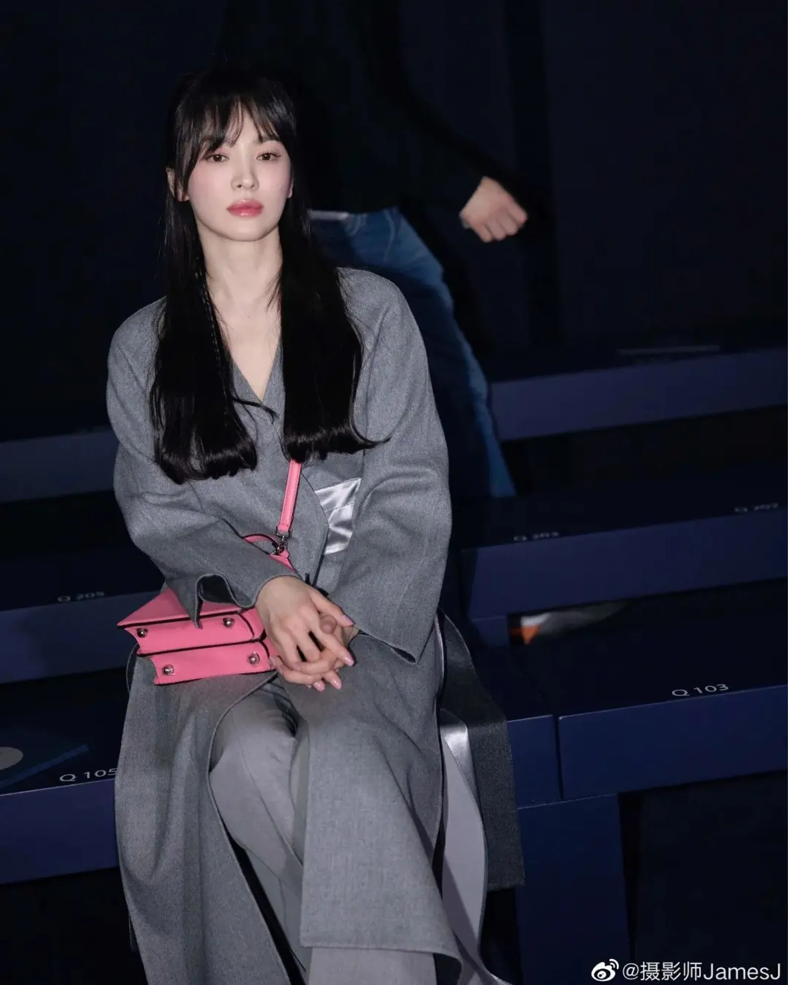 Song Hye Kyo Jadi Pusat Perhatian di Fendi Milan Fashion Week