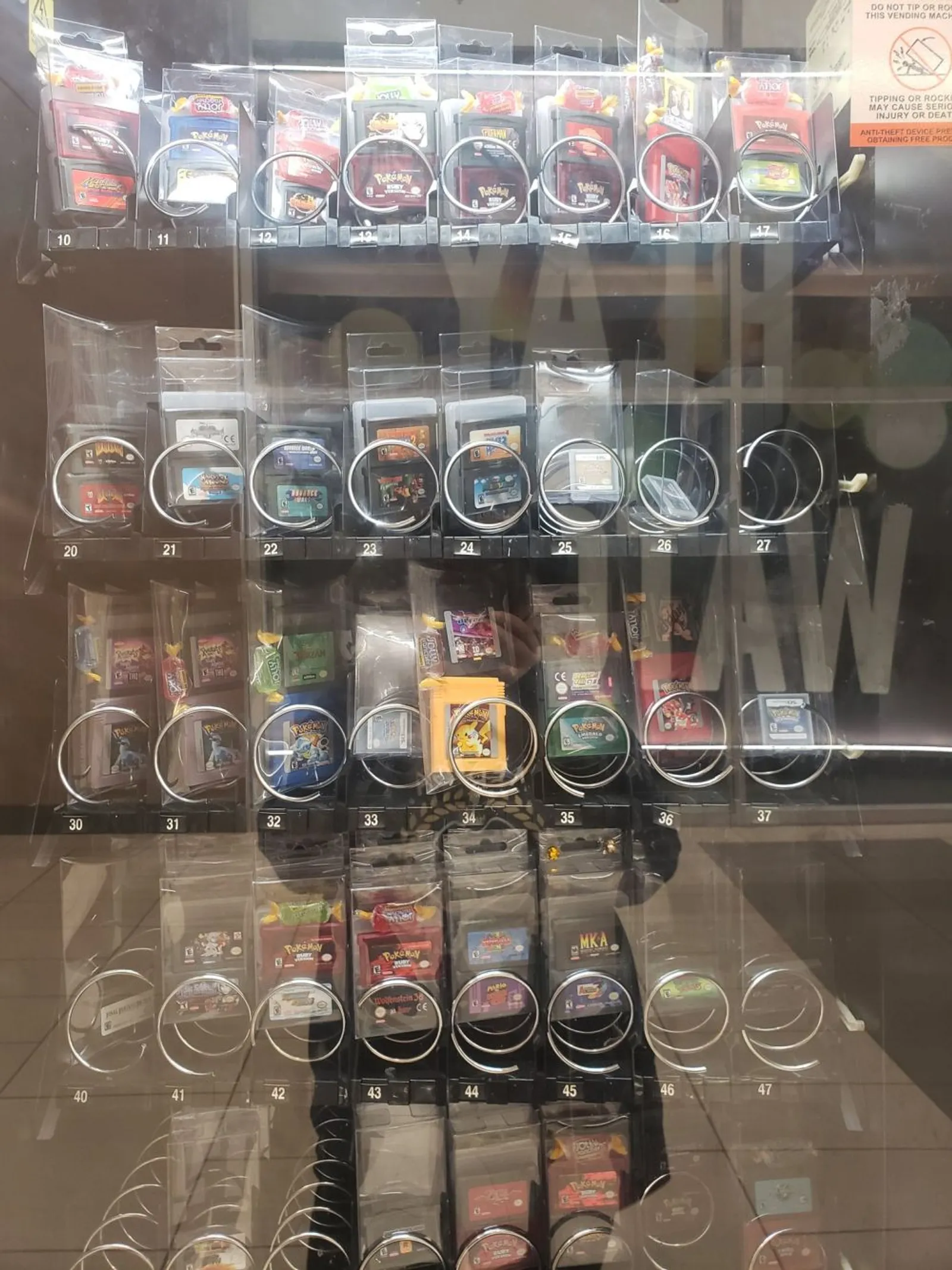 10 Vending Machine Paling Unik di Dunia, Ada Buku Hingga Gameboy