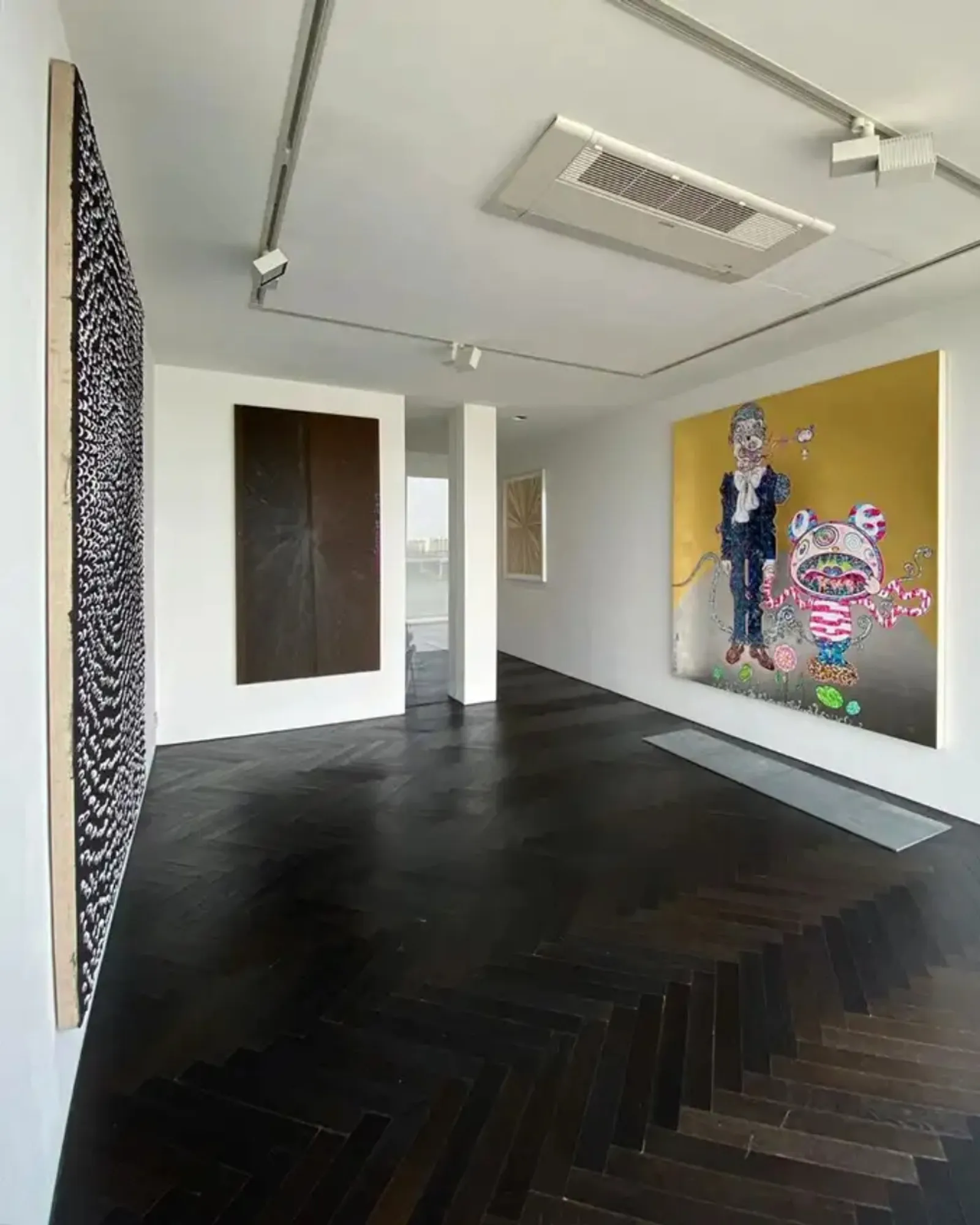 Bak Punya Museum Pribadi, Intip Potret Apartemen T.O.P 'BIGBANG'