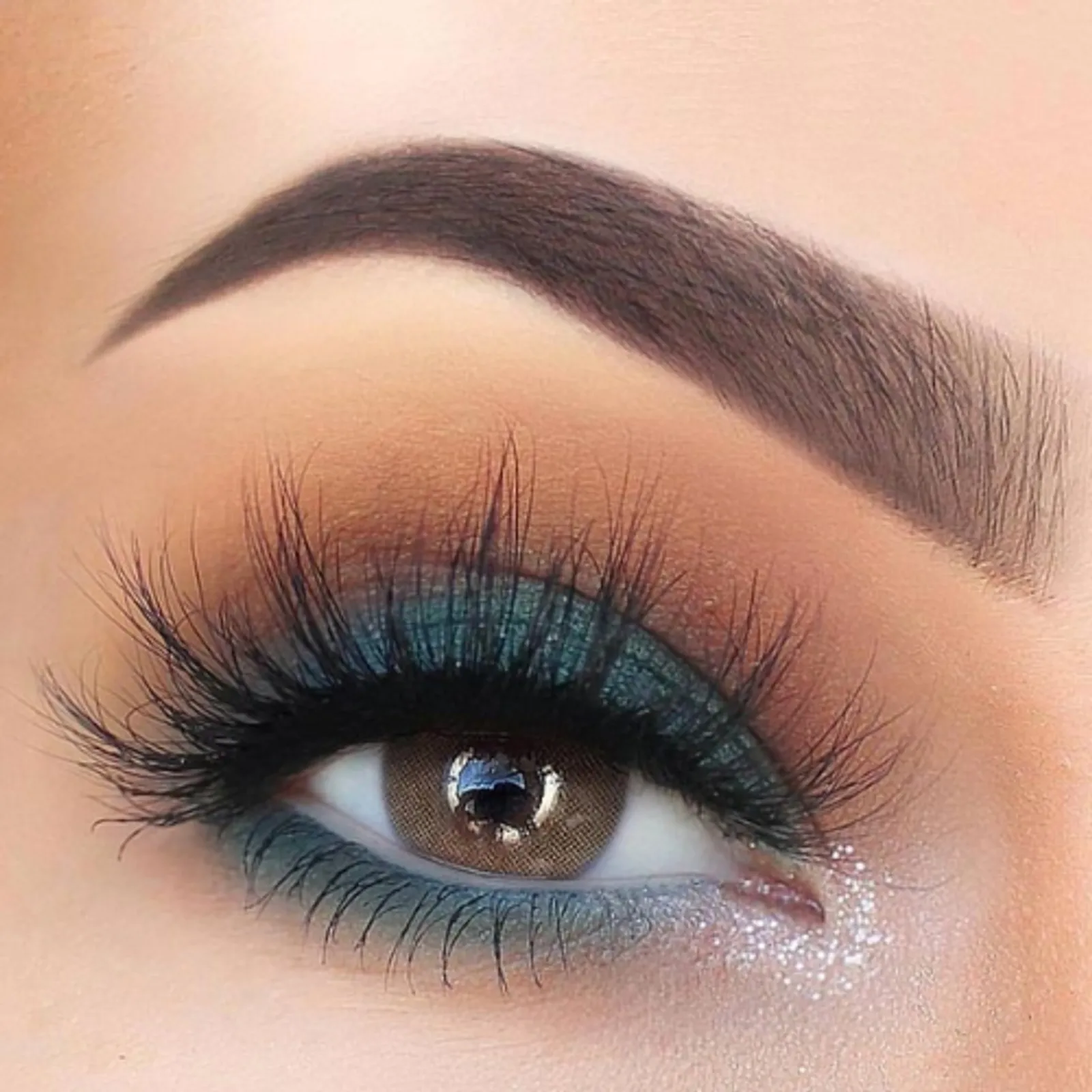 Paduan Warna Eyeshadow yang Riasan Mata yang Sempurna