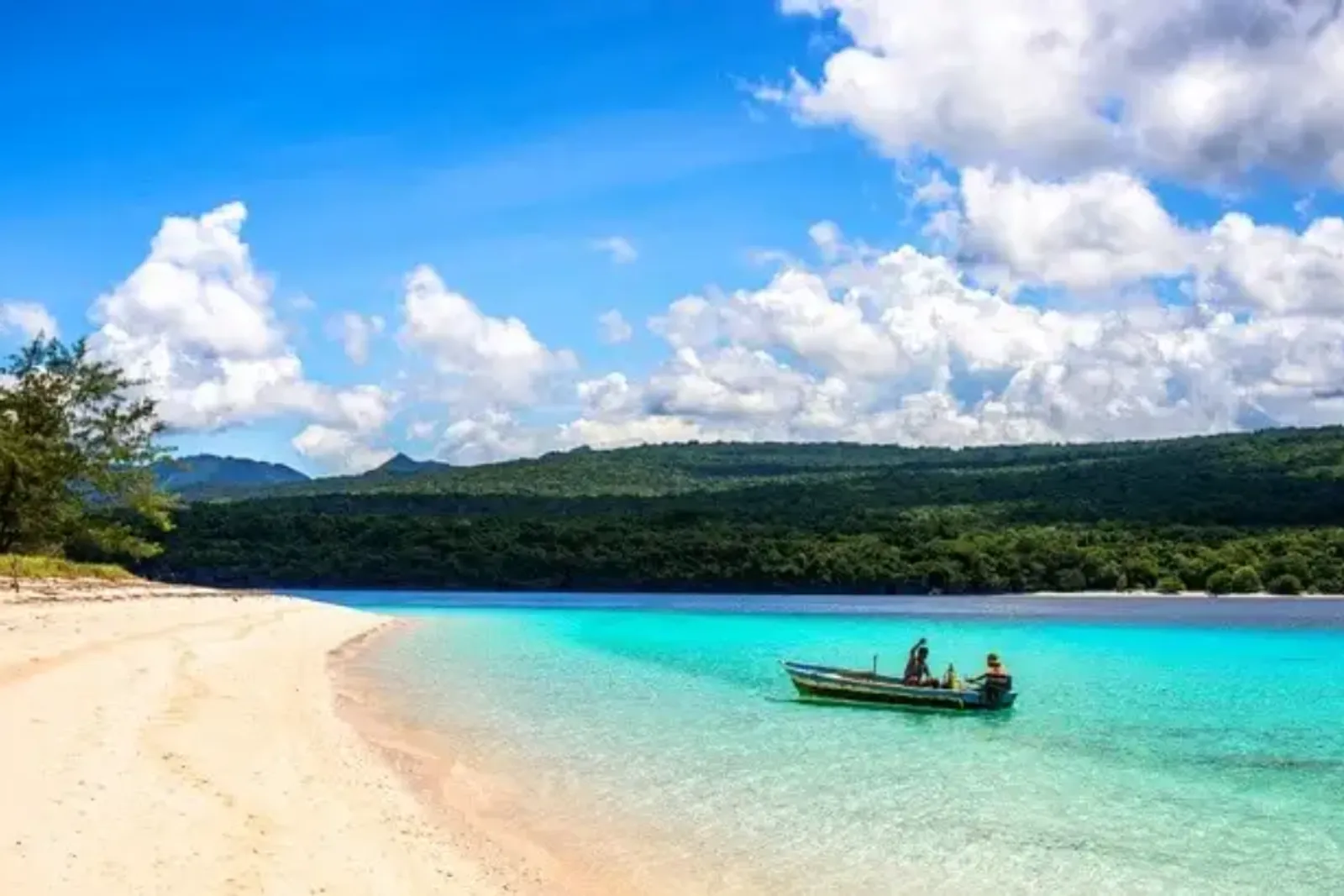 10 Pulau Terbesar di Indonesia Beserta Luas dan Letaknya