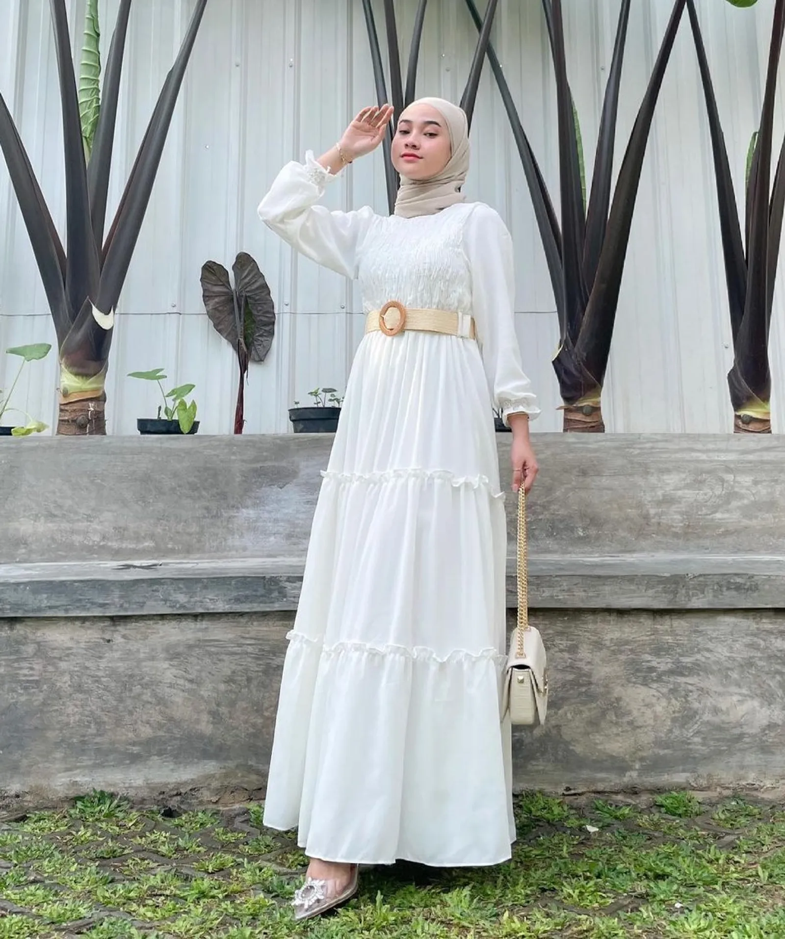 10 Model Gamis Putih Mewah dan Elegan, Cocok untuk Lebaran!