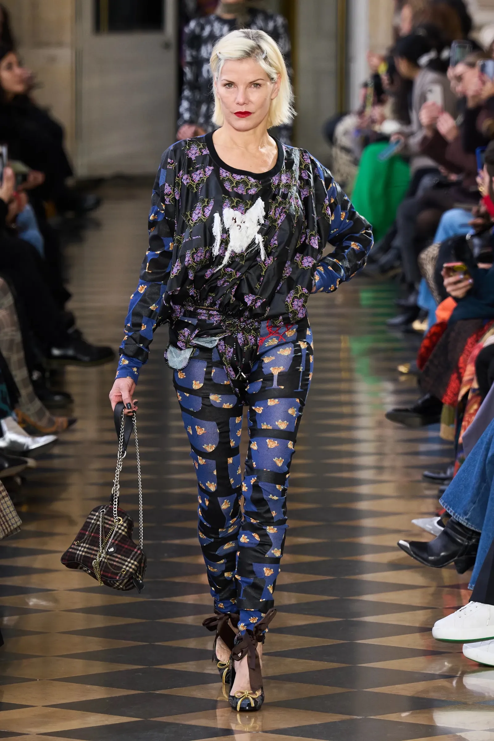 5 Hal Menarik di Fashion Show Vivienne Westwood Fall/Winter 2023