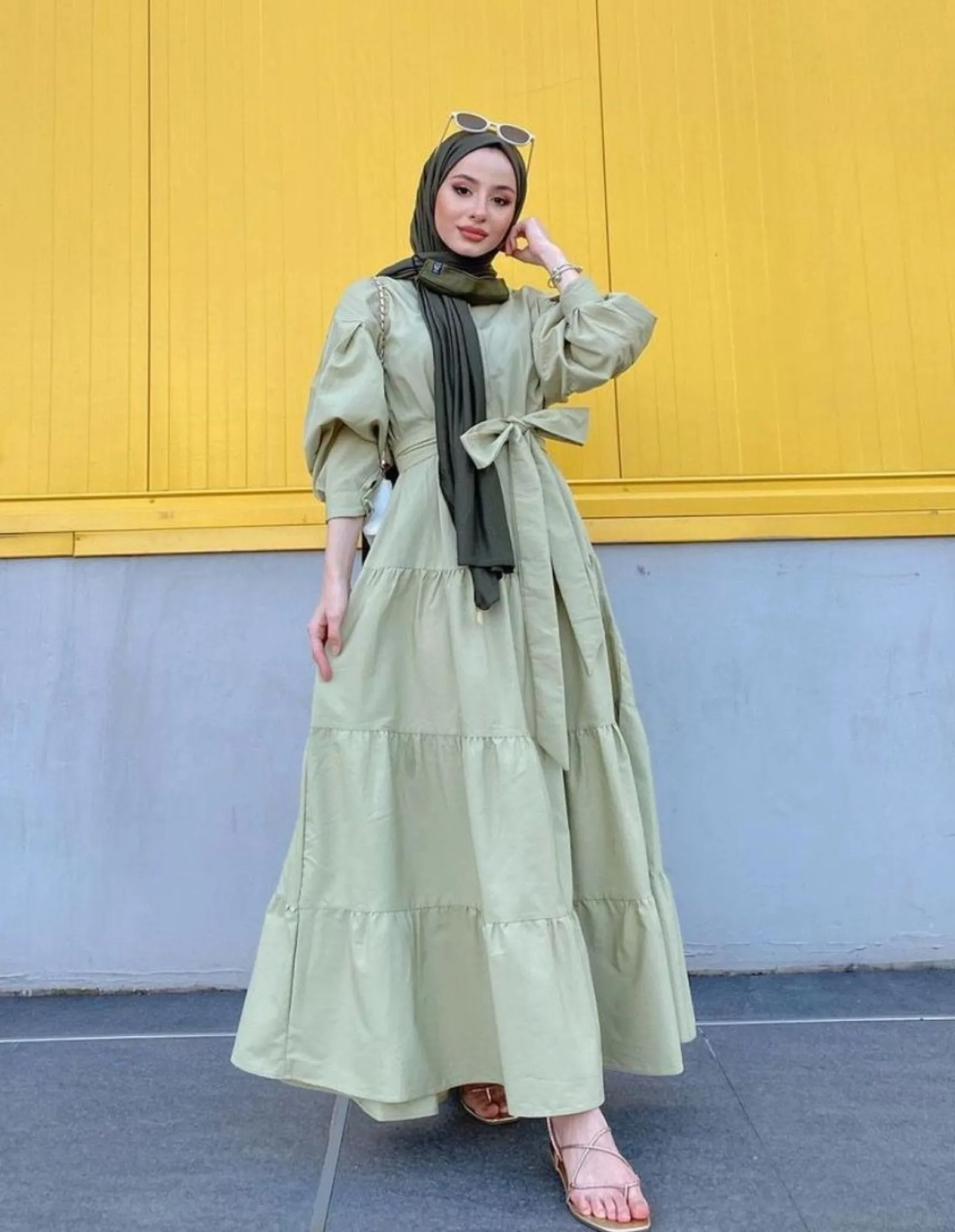4 Model Baju Muslim Perempuan Terbaru, Cocok untuk Lebaran!