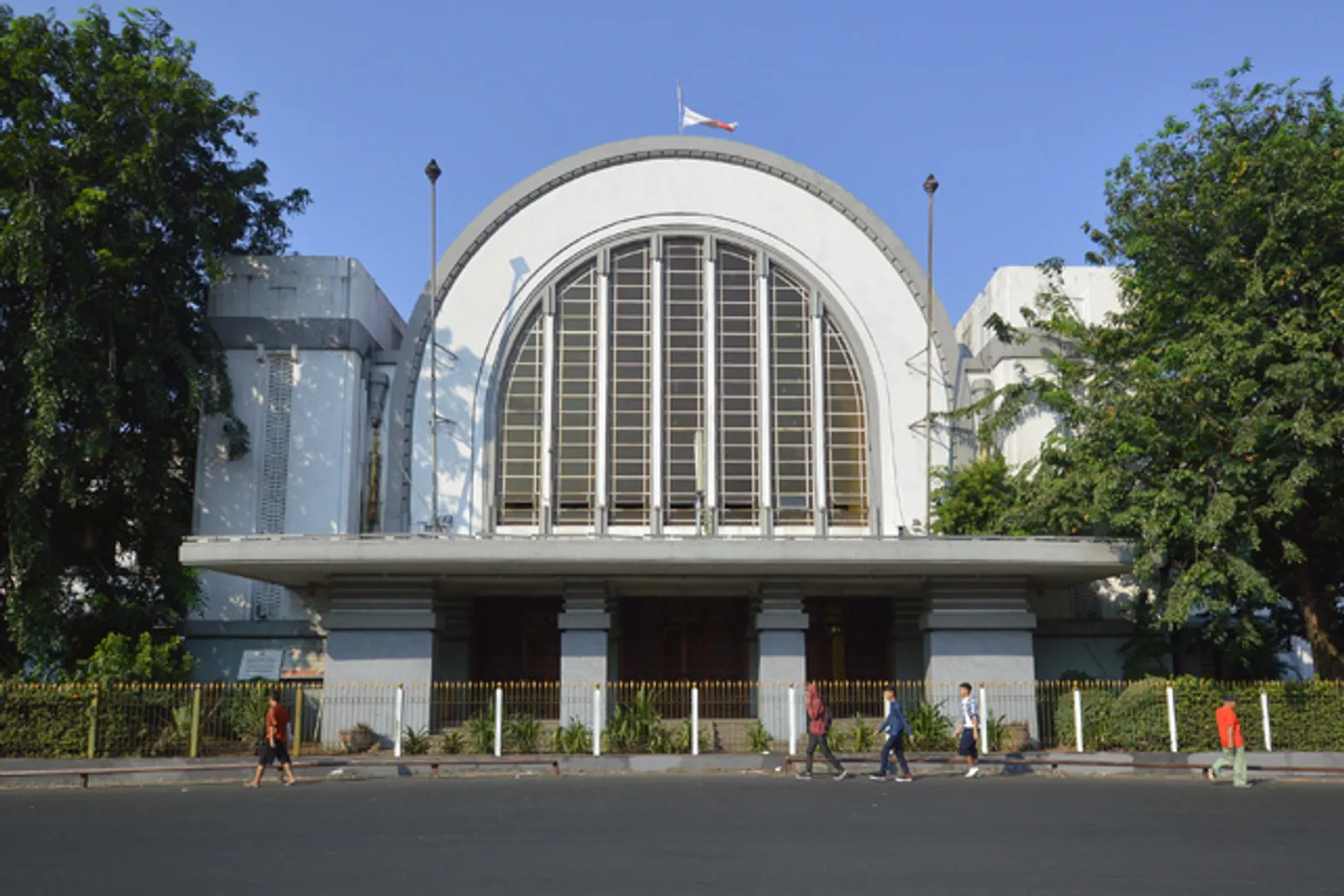 11 Fakta Stasiun Jakarta Kota, Punya Arsitektur Bergaya khas Yunani