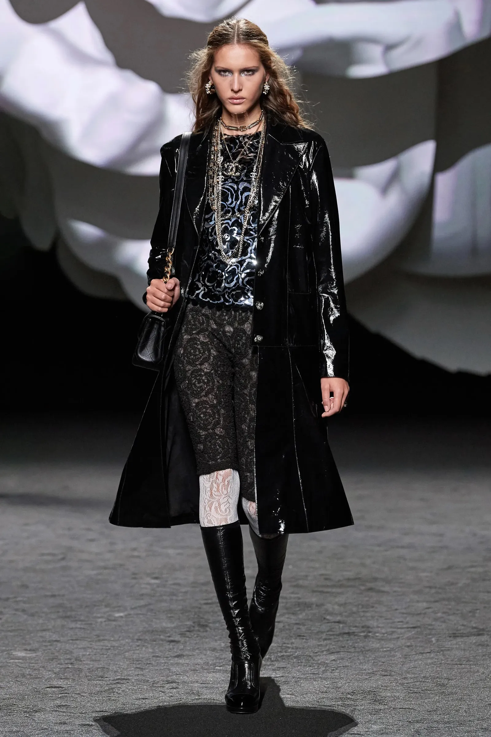 5 Hal Menarik di Fashion Show Chanel Fall/Winter 2023