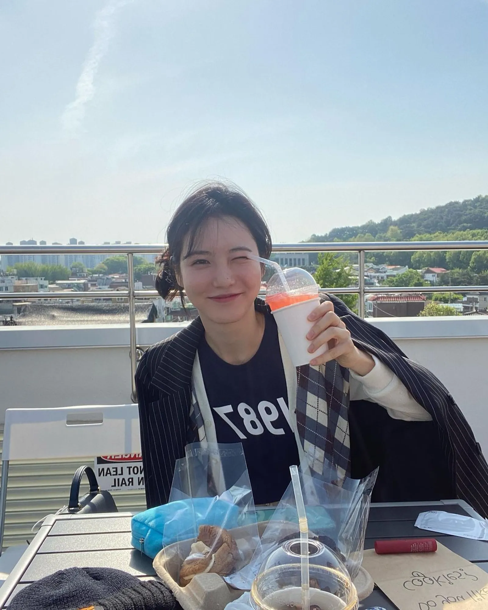 Contek Cara Shin Ye Eun Punya Perut Rata dan Tampil Bugar 