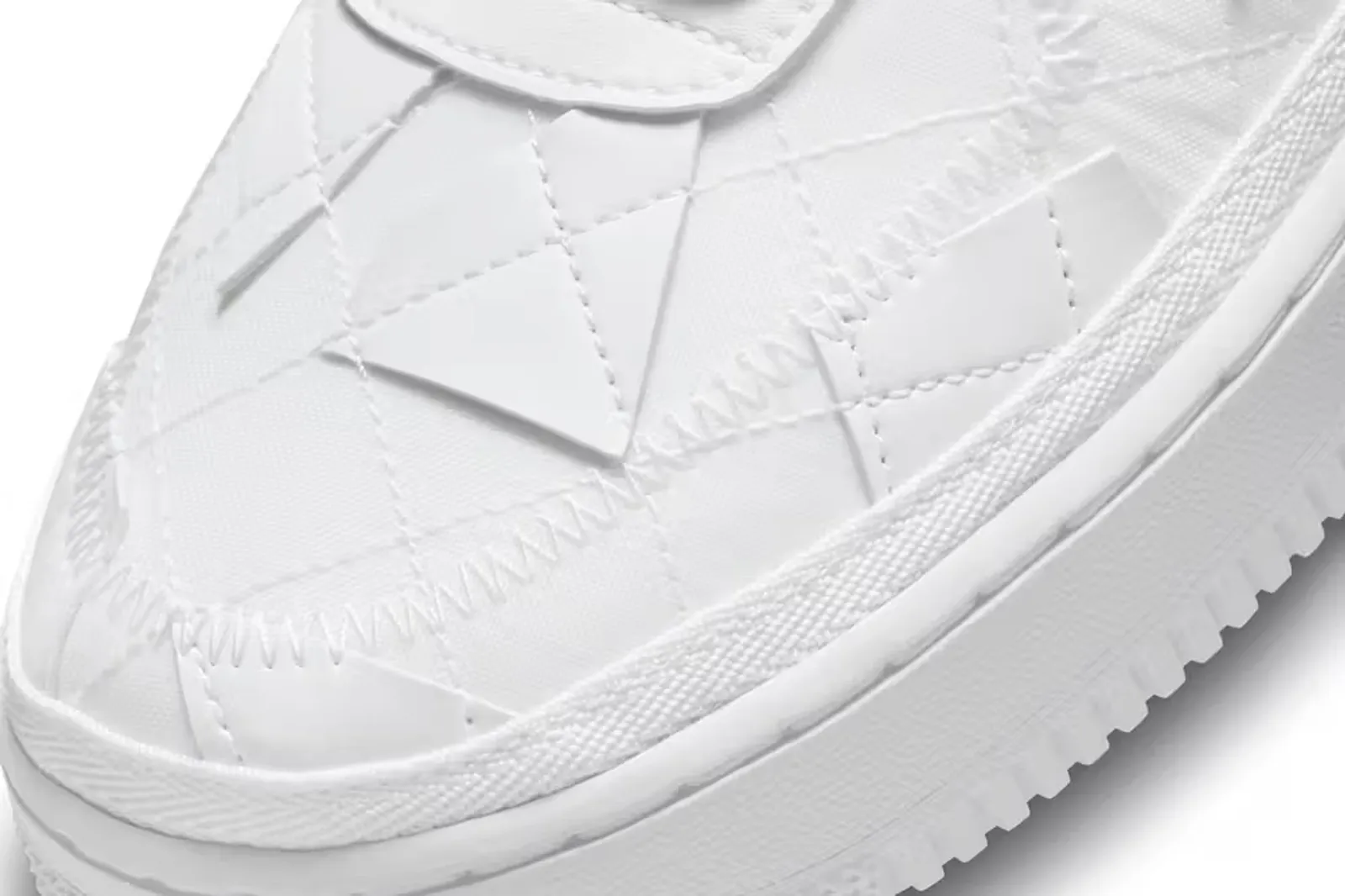 Detail Gemas pada Sneaker Billie Eilish x Nike Air Force 1 Terbaru