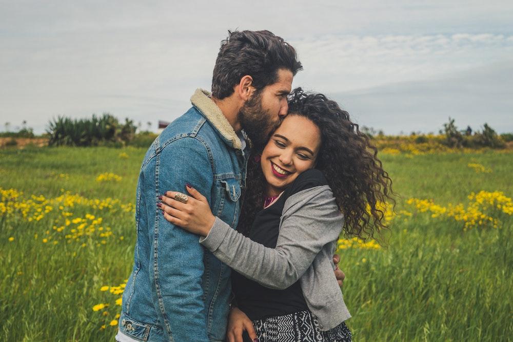 Mengenal Imaginationship, Istilah Kencan yang Populer di TikTok