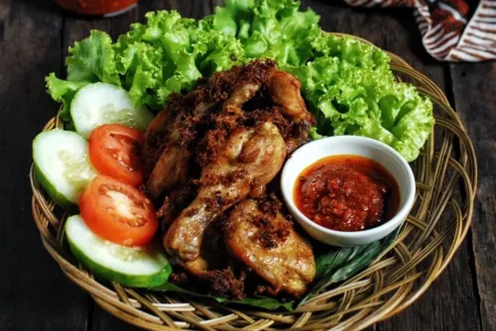 7 Resep Bumbu Ungkep Ayam Goreng yang Enak dan Berempah