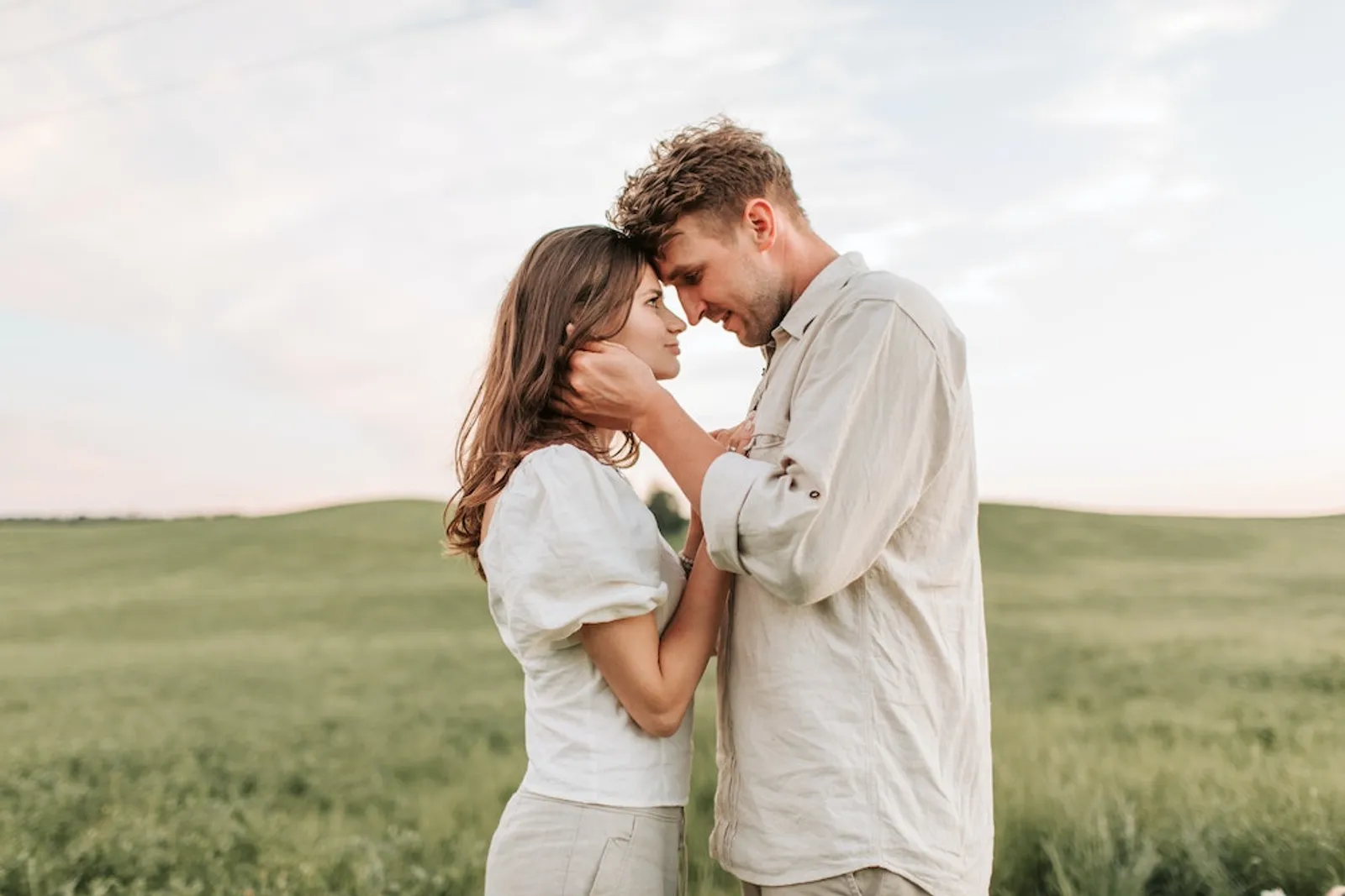 5 Cara Lebih Berempati kepada Pasangan, Penting untuk Hubungan!