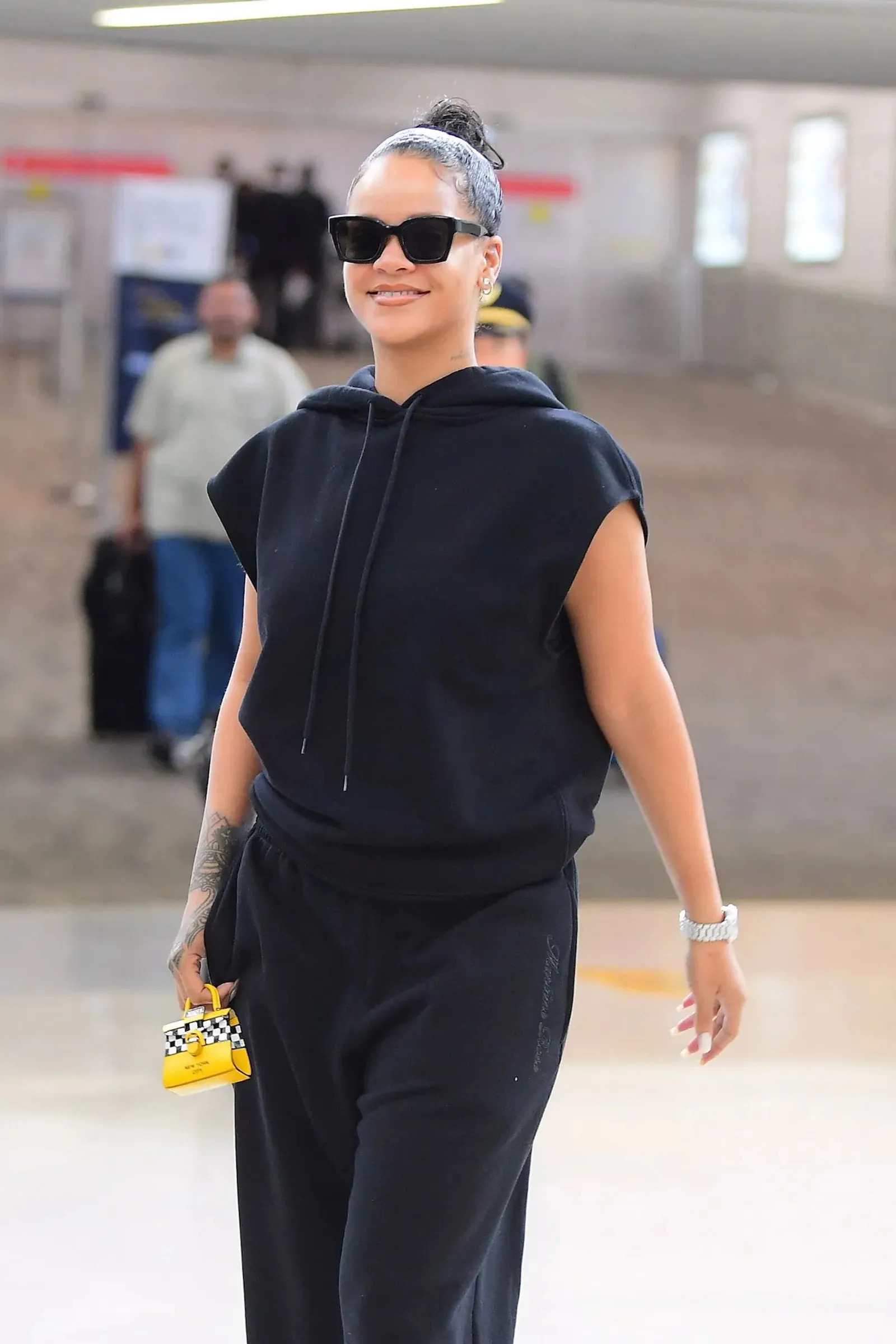 #YukKembaran: Deretan Tas Rihanna yang Super Unik!
