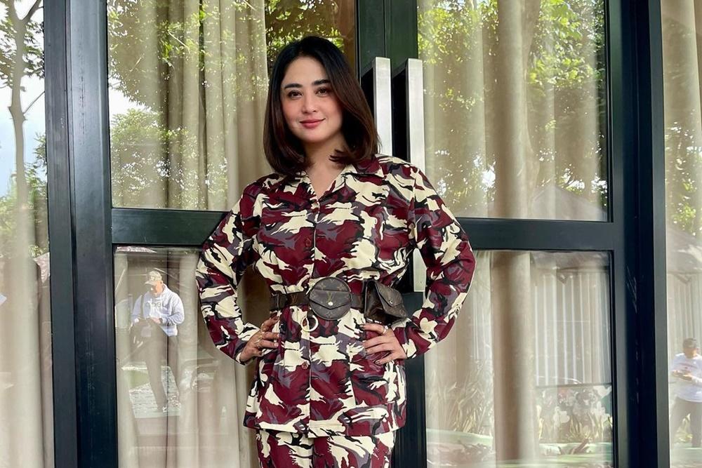 Dewi Perssik Dikabarkan Akan Menikah dengan Pilot, Ini Faktanya