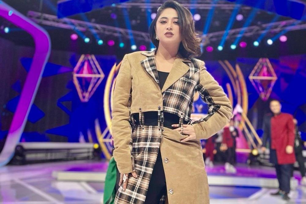 Dewi Perssik Dikabarkan Akan Menikah dengan Pilot, Ini Faktanya