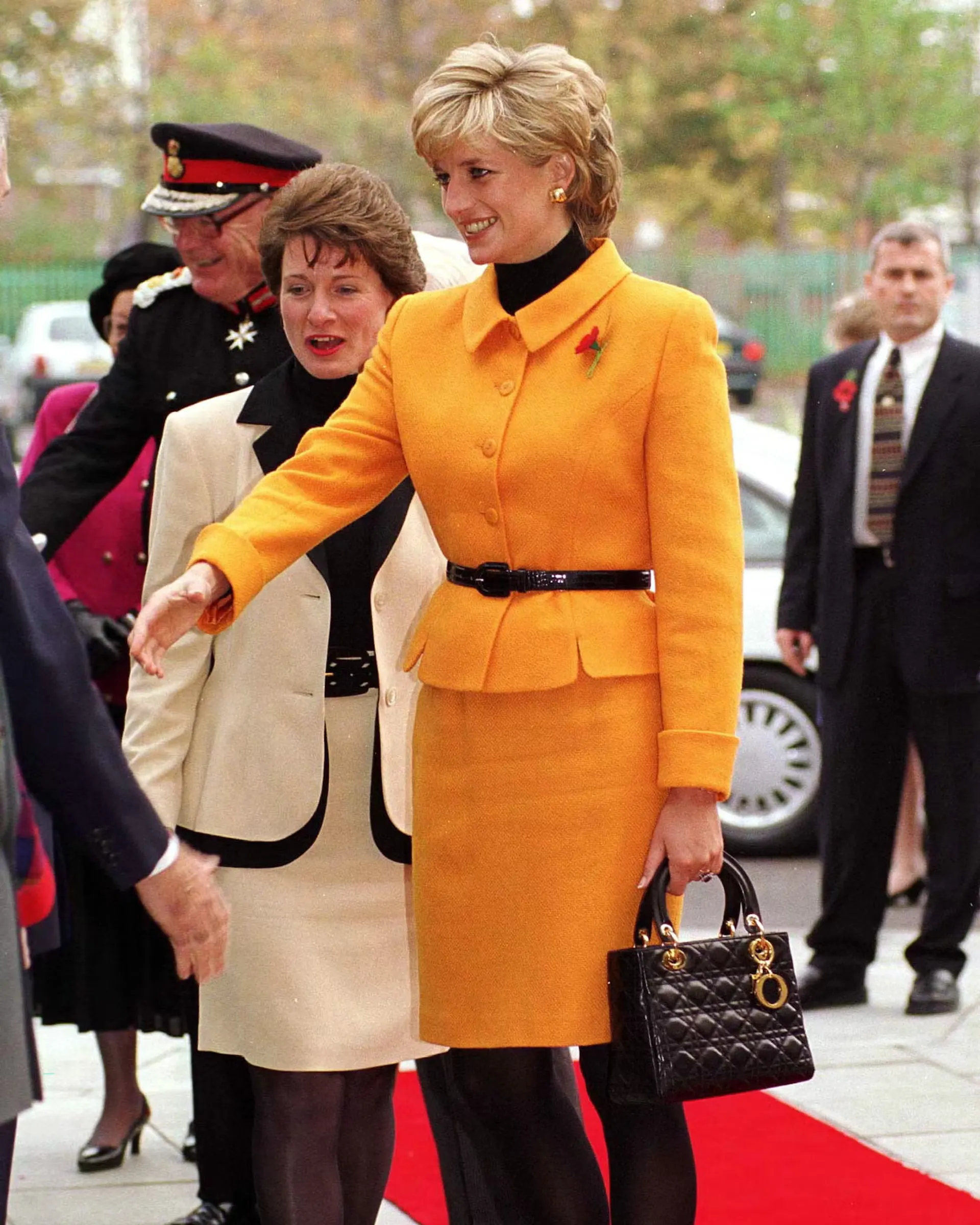 5 Tas Kesayangan Princess Diana yang Paling Sering Dipakai