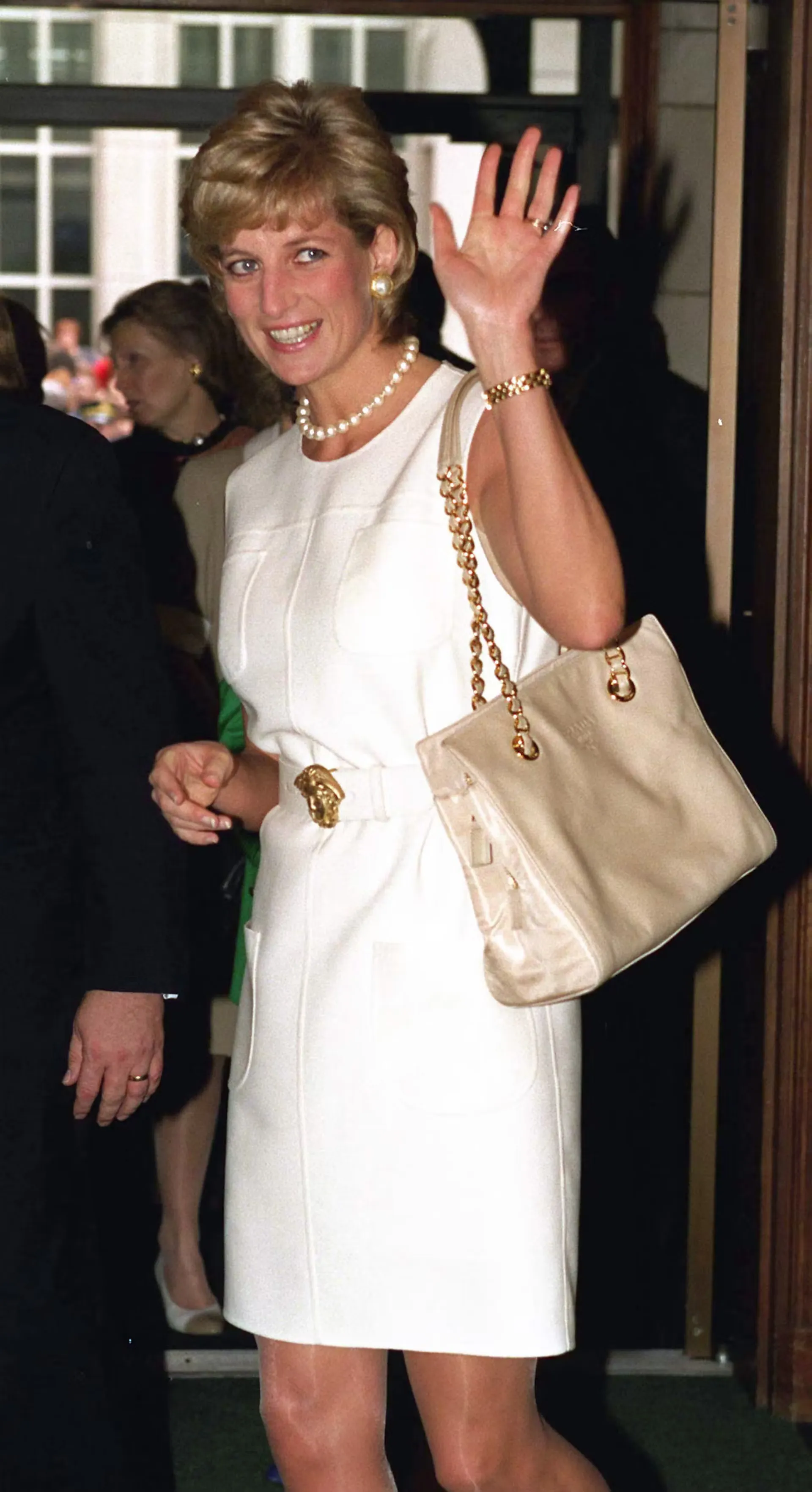5 Tas Kesayangan Princess Diana yang Paling Sering Dipakai