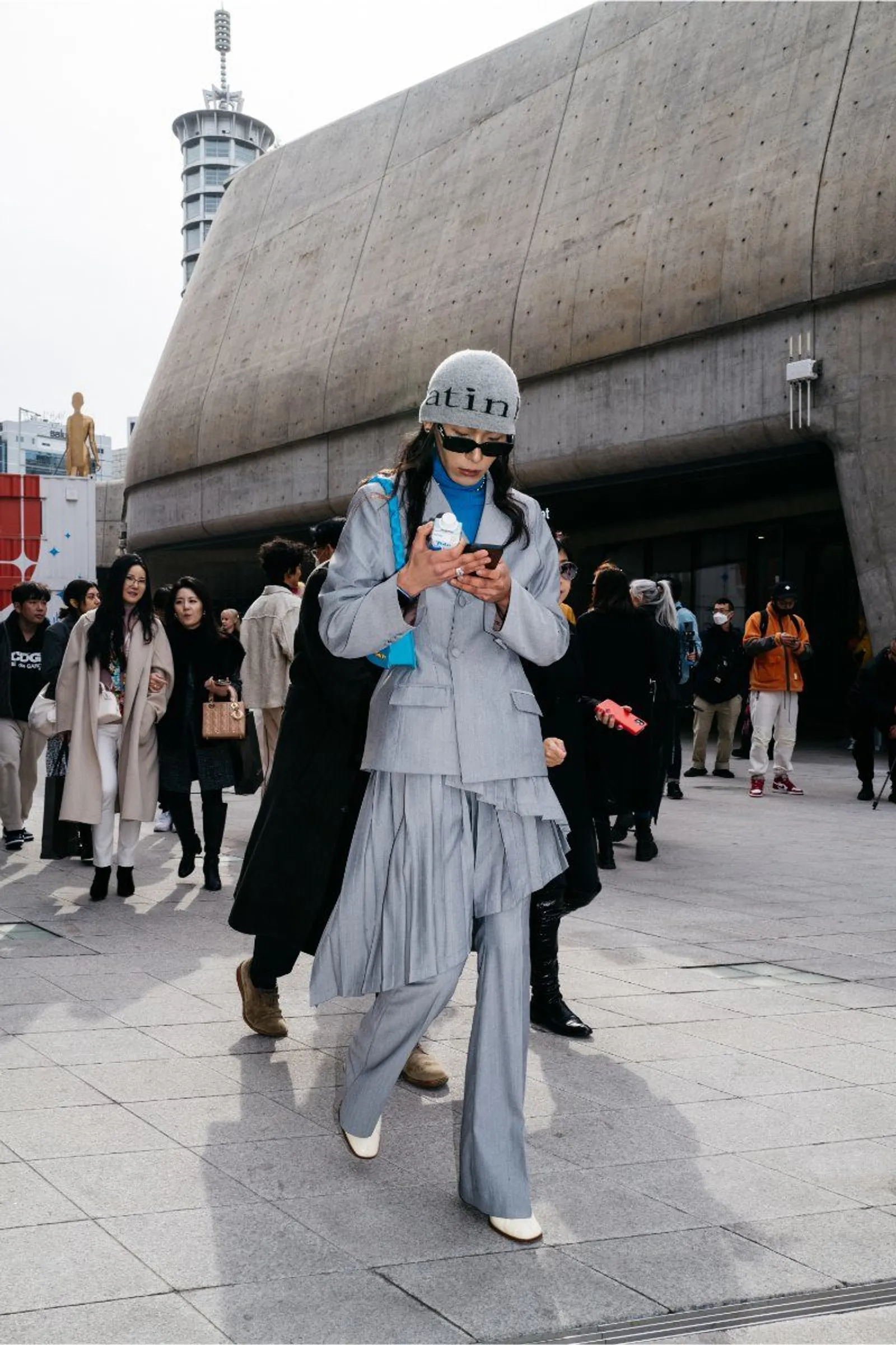 Chic! 7 Gaya Street Style Terbaik Seoul Fashion Week