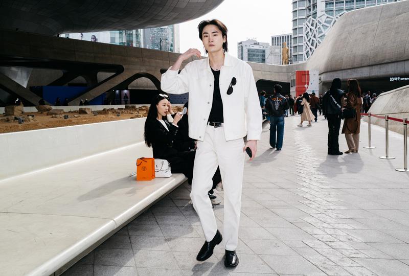 Chic! 7 Gaya Street Style Terbaik Seoul Fashion Week