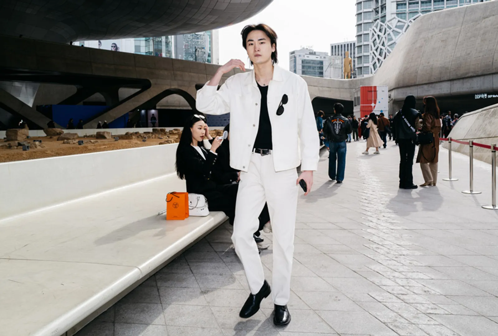 Chic! 7 Gaya Street Style Terbaik Seoul Fashion Week