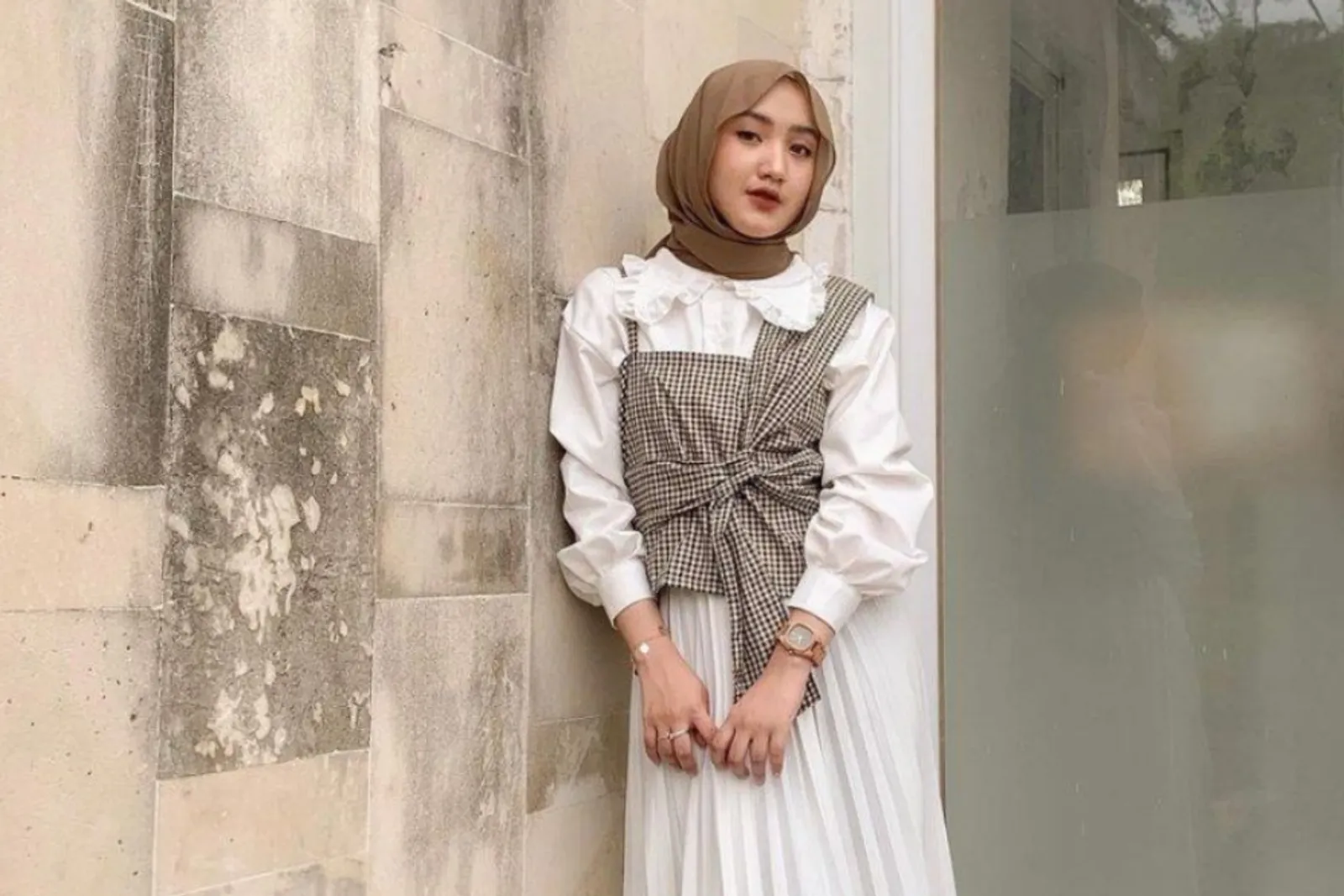 10 Outfit Lebaran Remaja Hijab Kekinian, Stylish dan Anggun