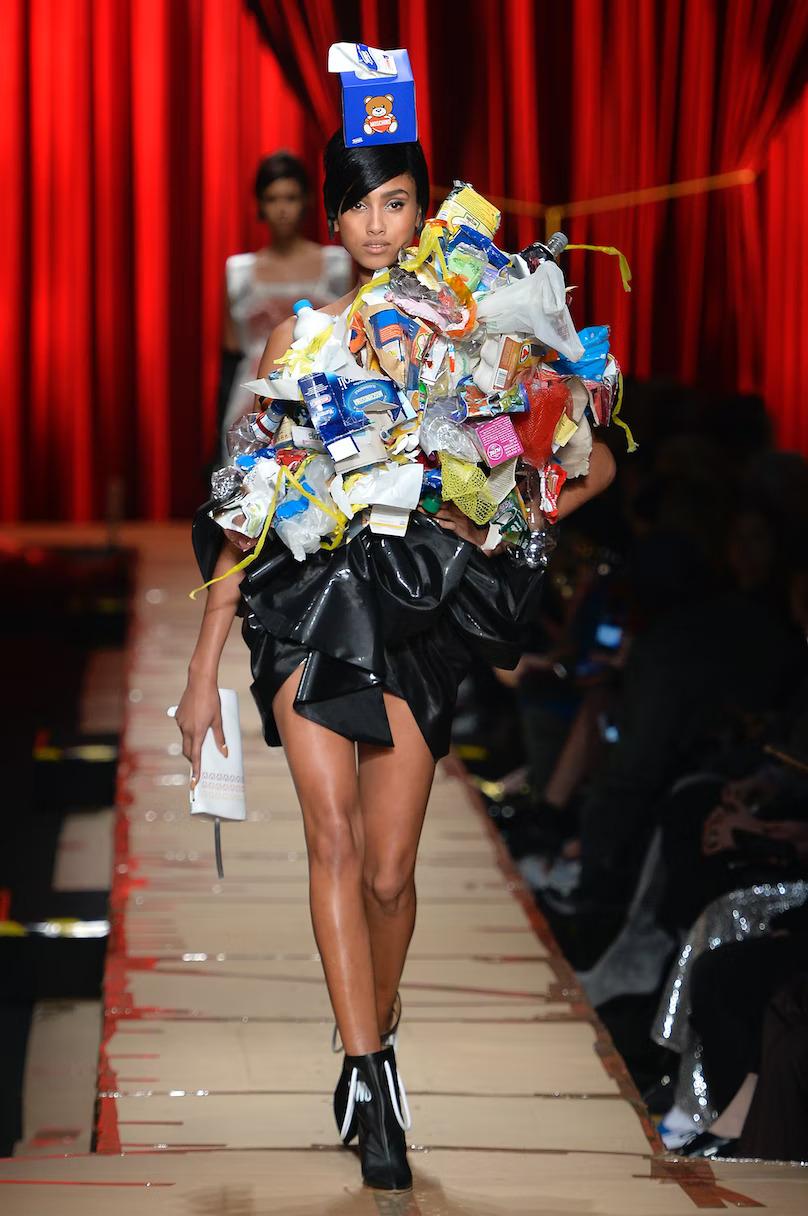 Karya Paling Ikonik Jeremy Scott Selama 10 Tahun di Moschino