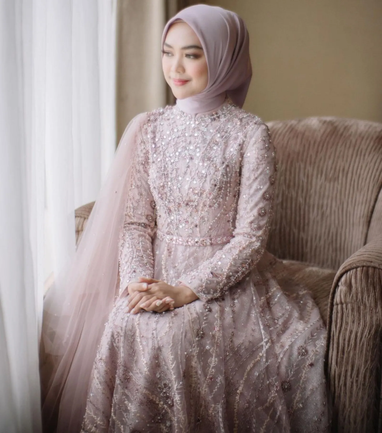 Inspirasi Model Kebaya Lamaran Hijab Modern