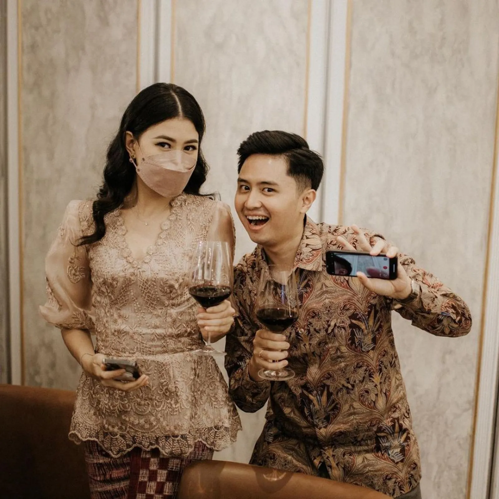 Juara MasterChef Indonesia, Intip 10 Potret Mesra Gio dan Sang Istri
