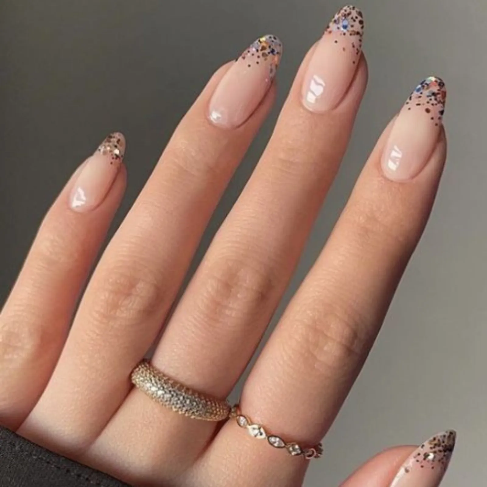 Inspirasi Nail Art Cantik untuk Hari Ulang Tahunmu! 