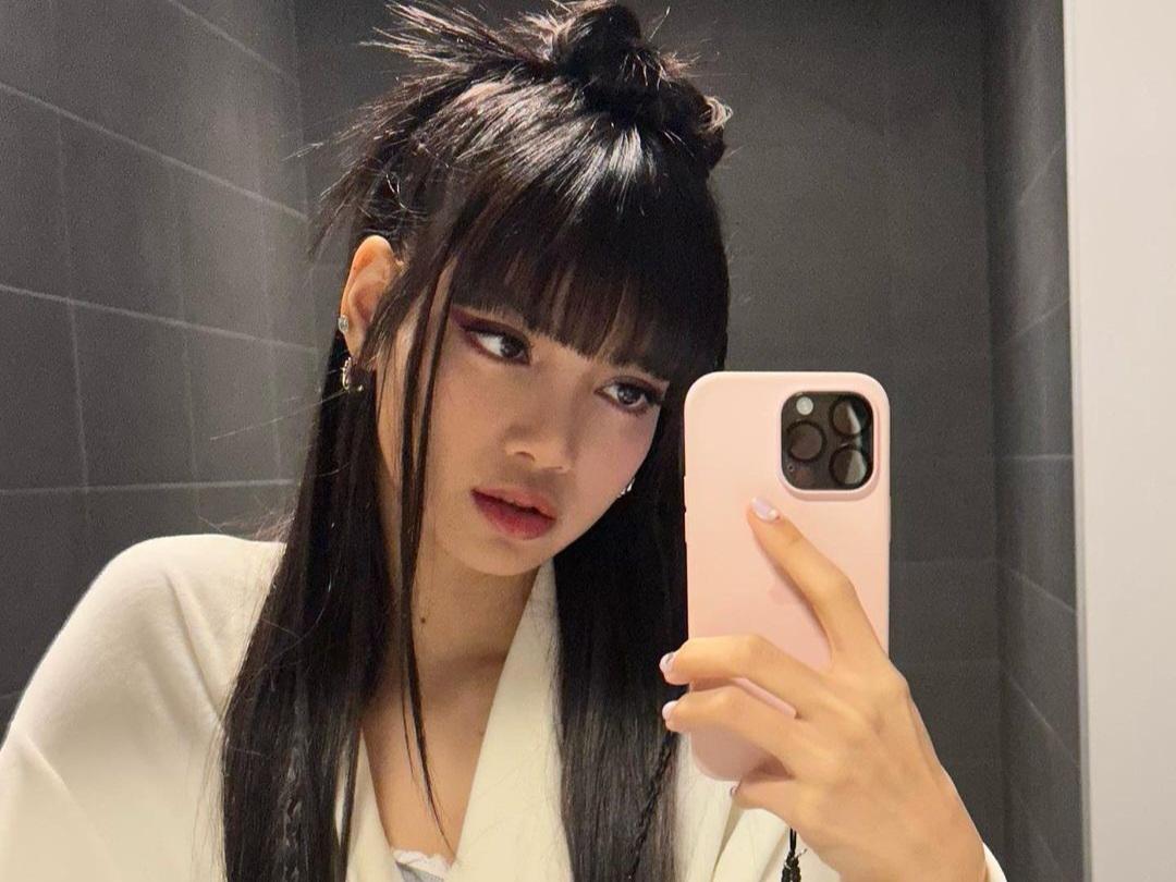 Inspirasi Gaya Rambut Lisa 'BLACKPINK' yang Bisa Kamu Tiru
