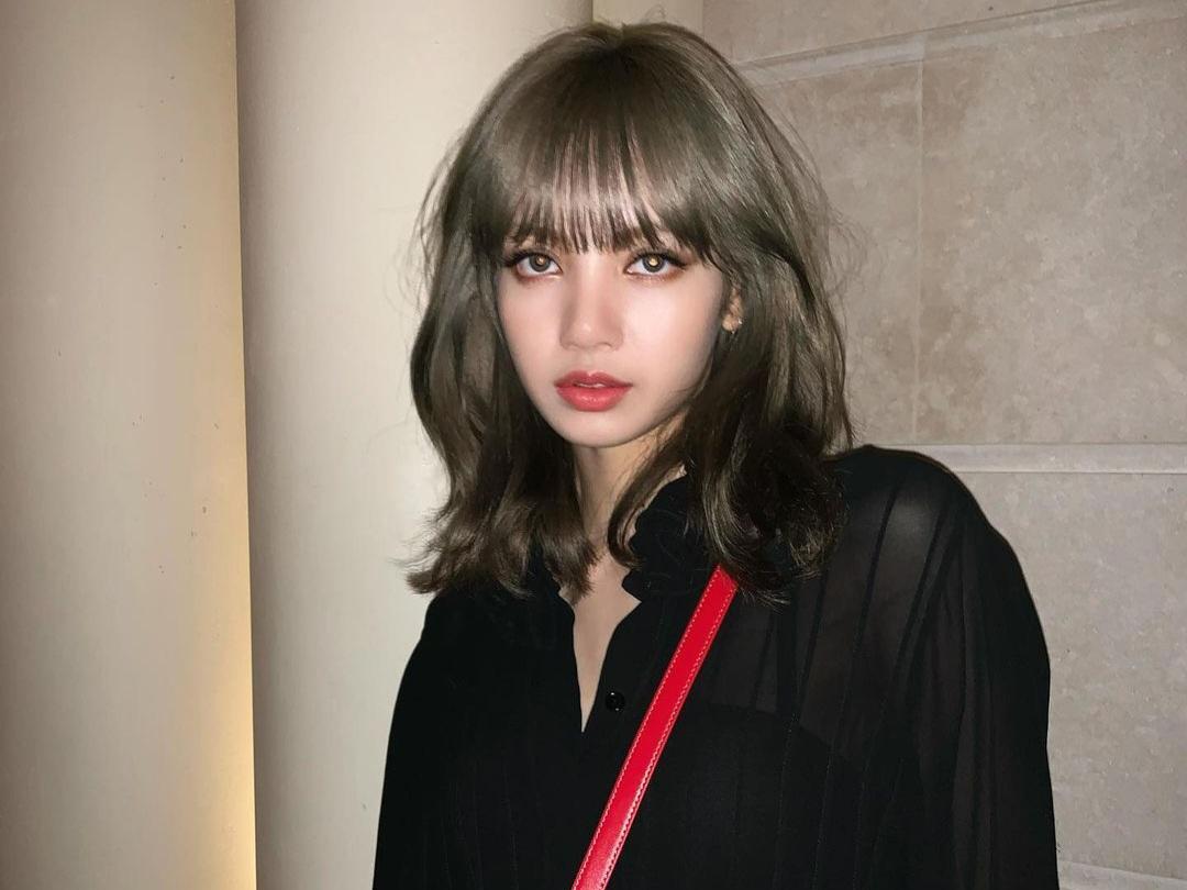 Inspirasi Gaya Rambut Lisa 'BLACKPINK' yang Bisa Kamu Tiru