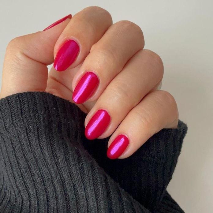 Inspirasi Nail Art dengan Warna Pink Magenta 