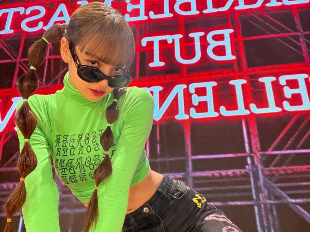 Inspirasi Gaya Rambut Lisa 'BLACKPINK' yang Bisa Kamu Tiru